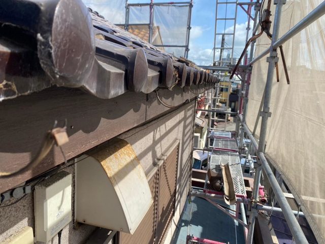 高砂市で軒樋金物を打ち替え